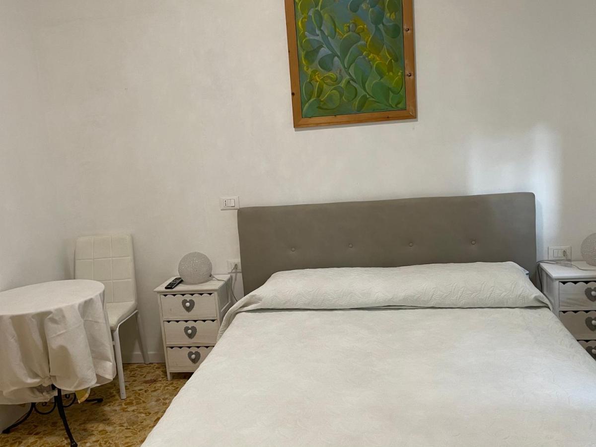 Joys House Bed and Breakfast Bergamo Exteriör bild