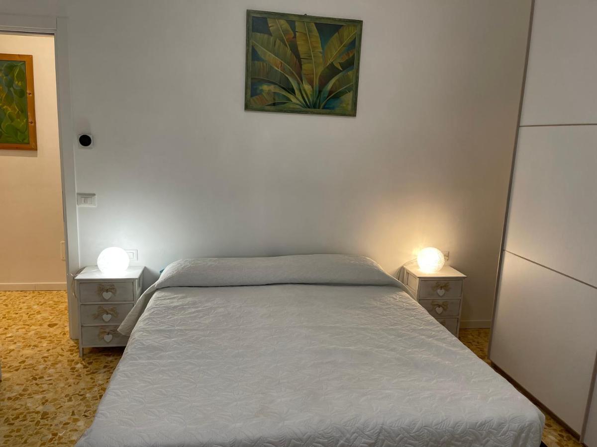 Joys House Bed and Breakfast Bergamo Exteriör bild