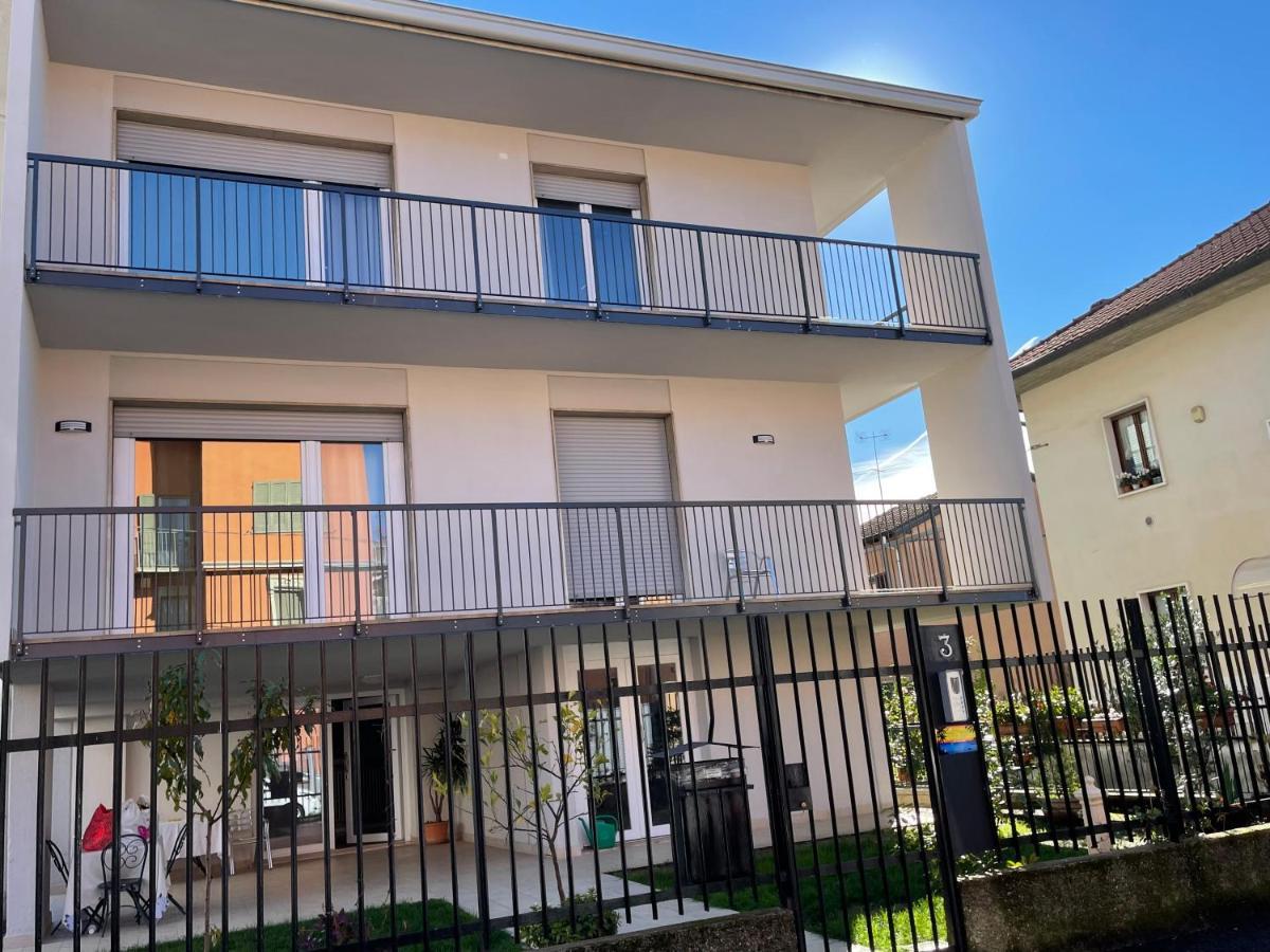 Joys House Bed and Breakfast Bergamo Exteriör bild