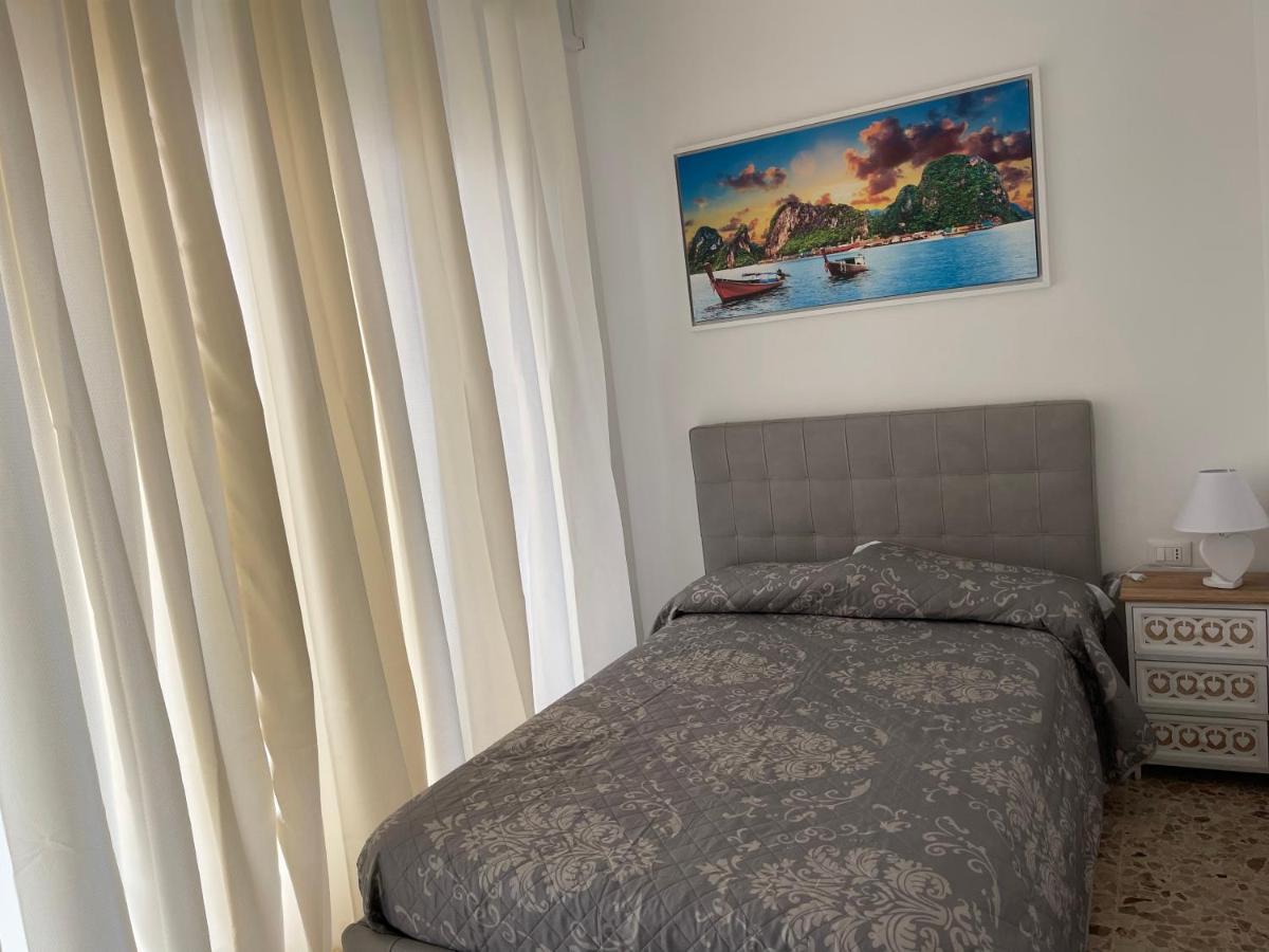 Joys House Bed and Breakfast Bergamo Exteriör bild