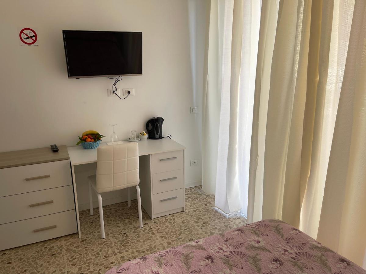 Joys House Bed and Breakfast Bergamo Exteriör bild